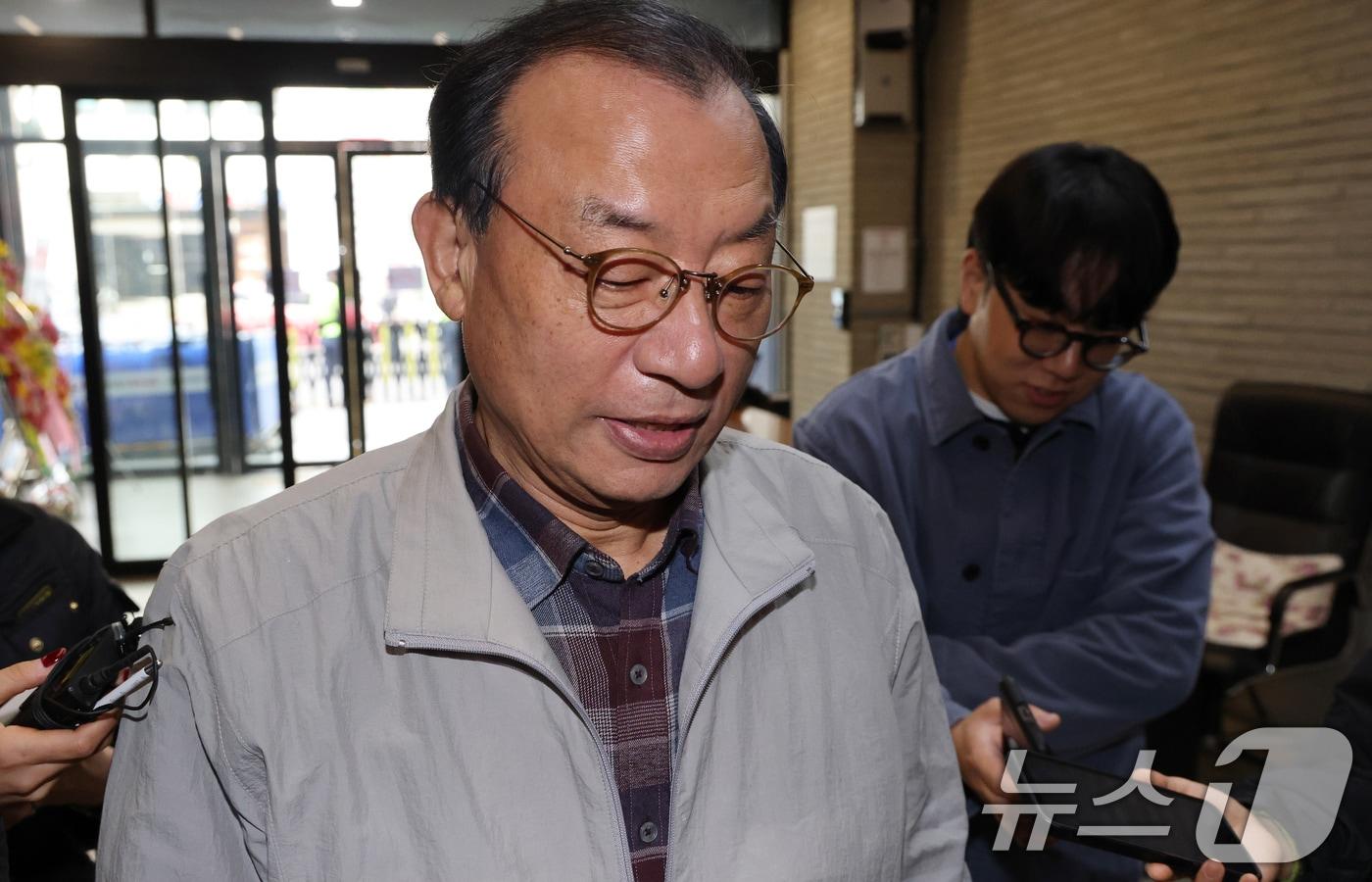 본문 이미지 - 국민의힘 공천관리위원장직 사퇴를 철회하고 복귀한 이정현 위원장이 15일 서울 여의도 중앙당사로 들어서고 있다. (공동취재) 2026.3.15 ⓒ 뉴스1 유승관 기자