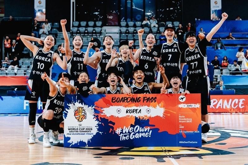 본문 이미지 - 한국 여자농구대표팀이 15일 열린 2026 FIBA 여자 농구 월드컵 최종예선에서 필리핀을 꺾고 본선 진출권을 획득했다. (FIBA 제공)
