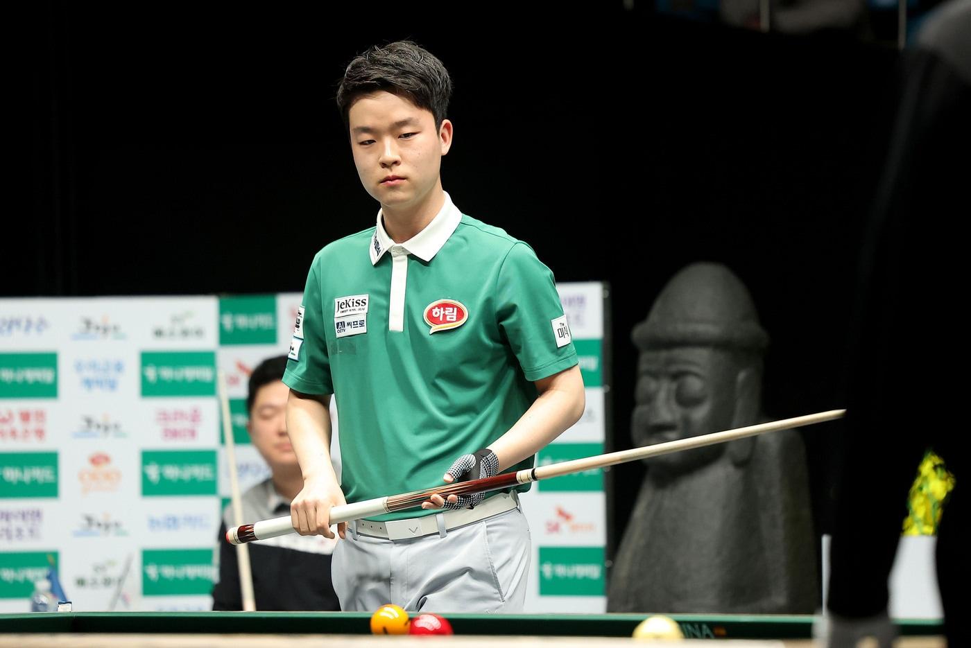 본문 이미지 - 10대 나이로 왕중왕전 정상에 오른 김영원(PBA 제공) 