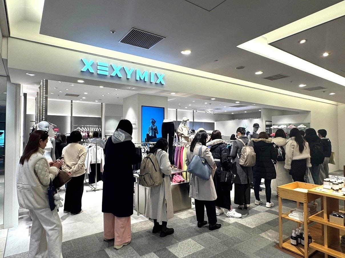 본문 이미지 - 젝시믹스 일본 오모테산도 힐스 매장 전경(젝시믹스 제공)