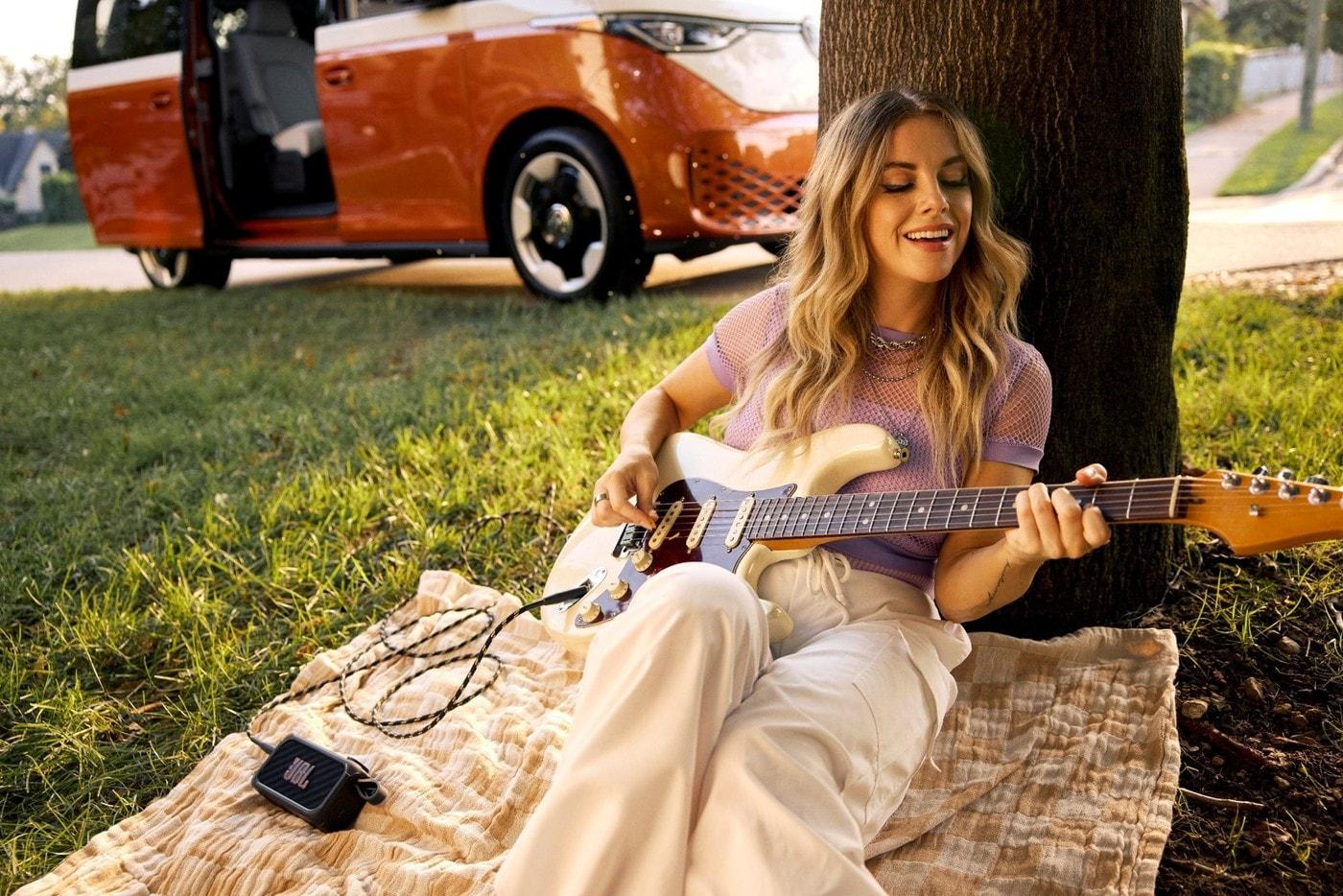 본문 이미지 - 하만의 JBL 브랜드가 완전히 새로운 인공지능(AI) 기반 앰프 겸 스피커 JBL BandBox(밴드박스)를 출시한다.(하만제공)