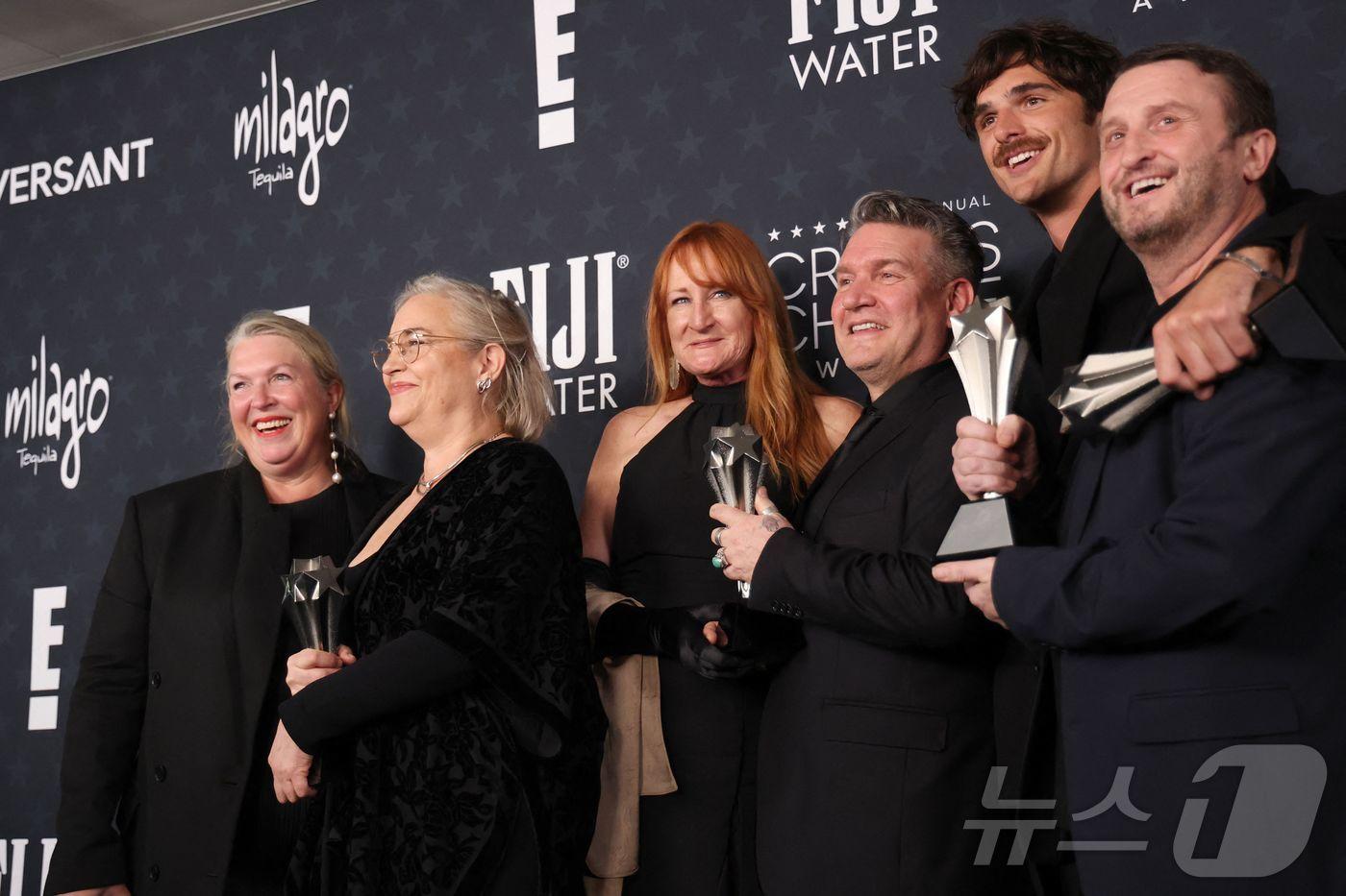 본문 이미지 - '프랑켄슈타인' 제작진 및 배우 ⓒ AFP=뉴스1