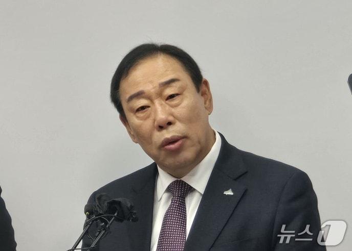 본문 이미지 - 브리핑하는 최민호 세종시장. / 뉴스1