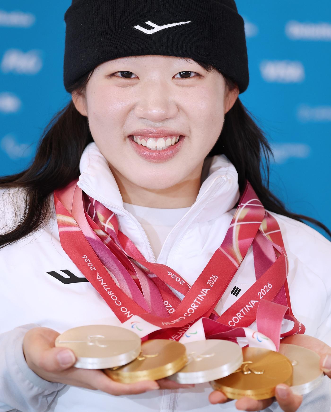 본문 이미지 - 김윤지는 2026 밀라노·코르티나 동계패럴림픽에서 메달 5개를 땄다, (대한장애인체육회 제공)
