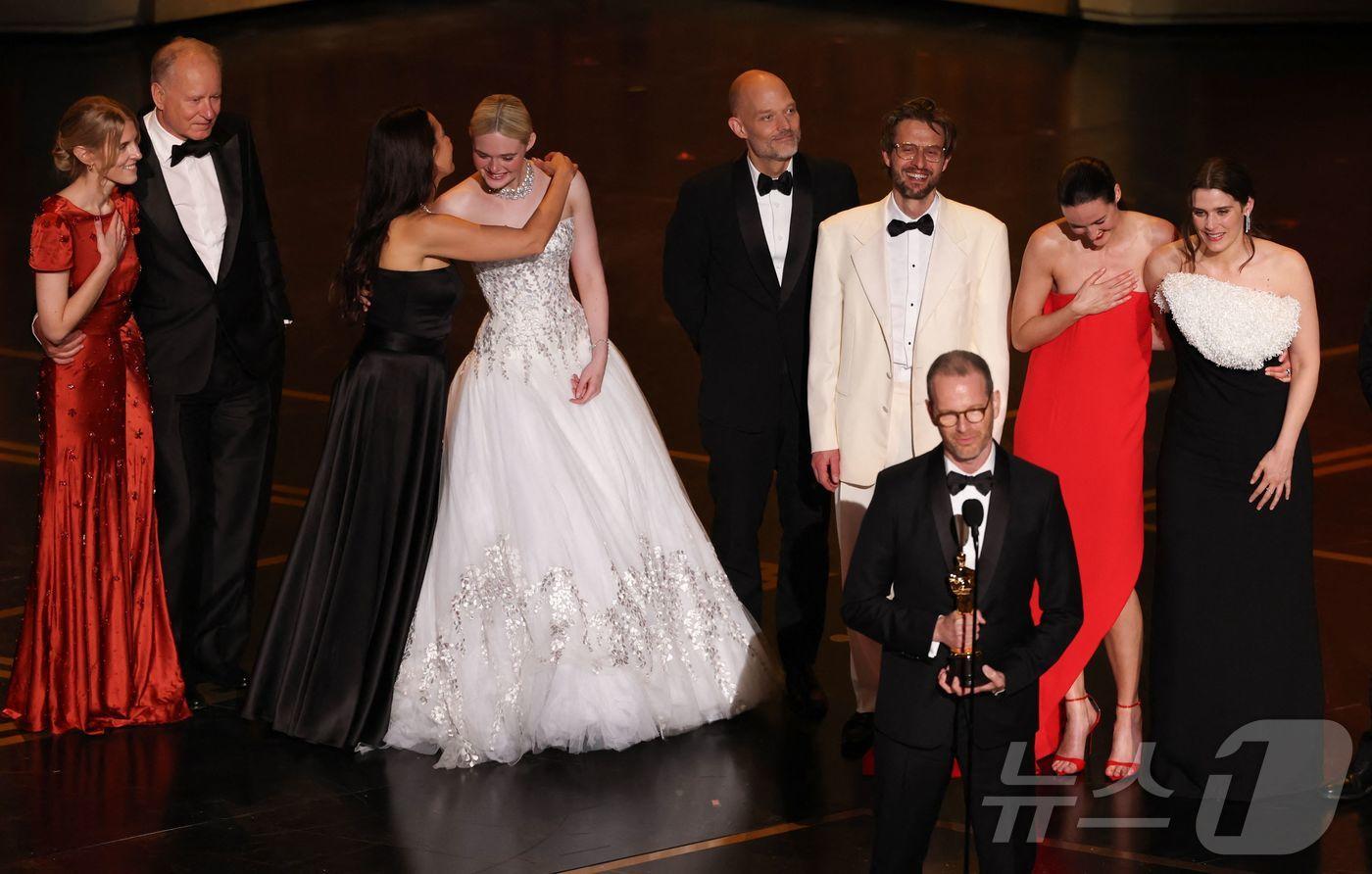 본문 이미지 - '센티멘탈' 밸류의 감독 및 제작자, 출연진 ⓒ AFP=뉴스1