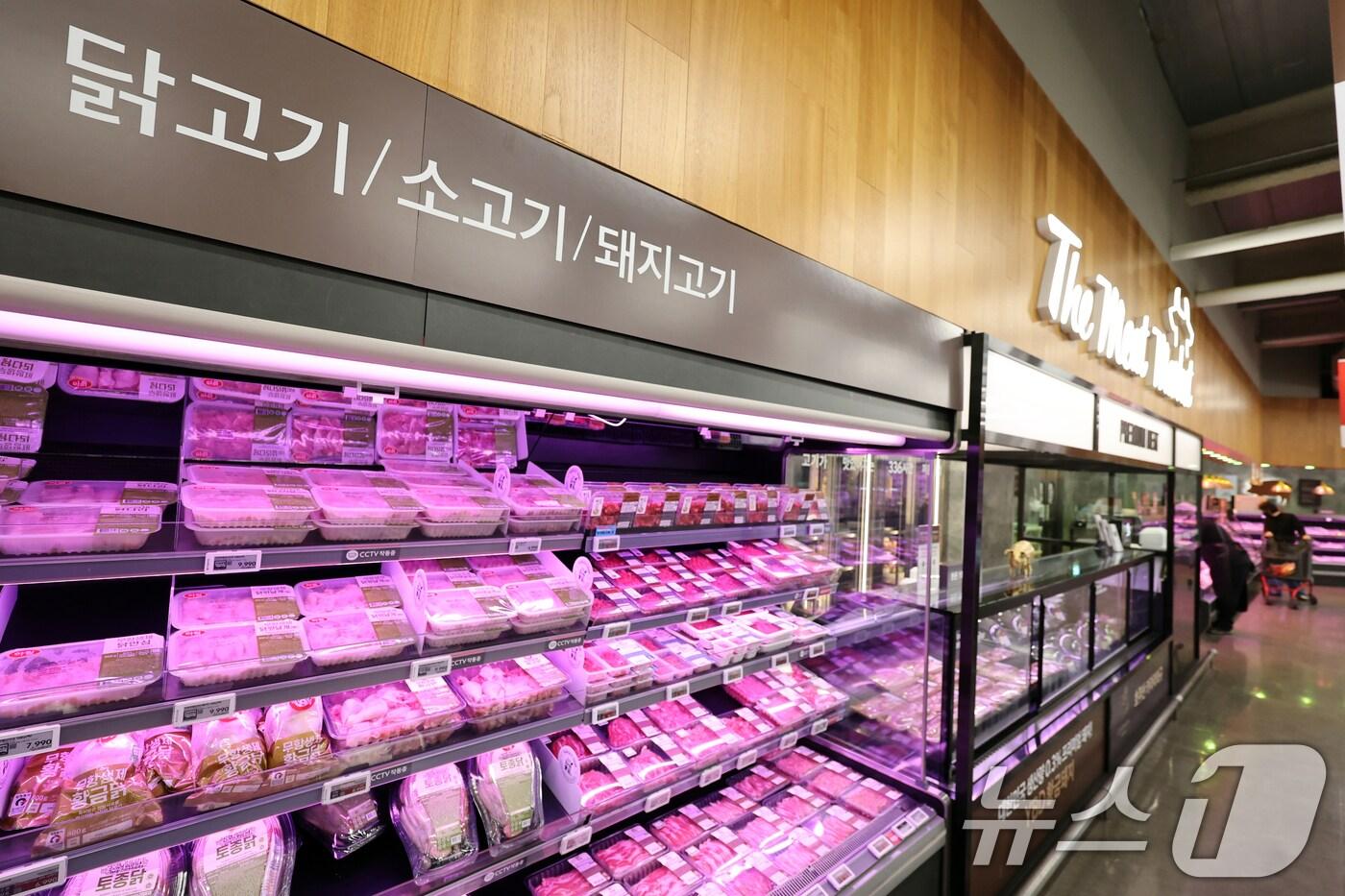 본문 이미지 - 마트에 진열된 축산물.(사진은 기사 내용과 무관함) / 뉴스1 ⓒ News1