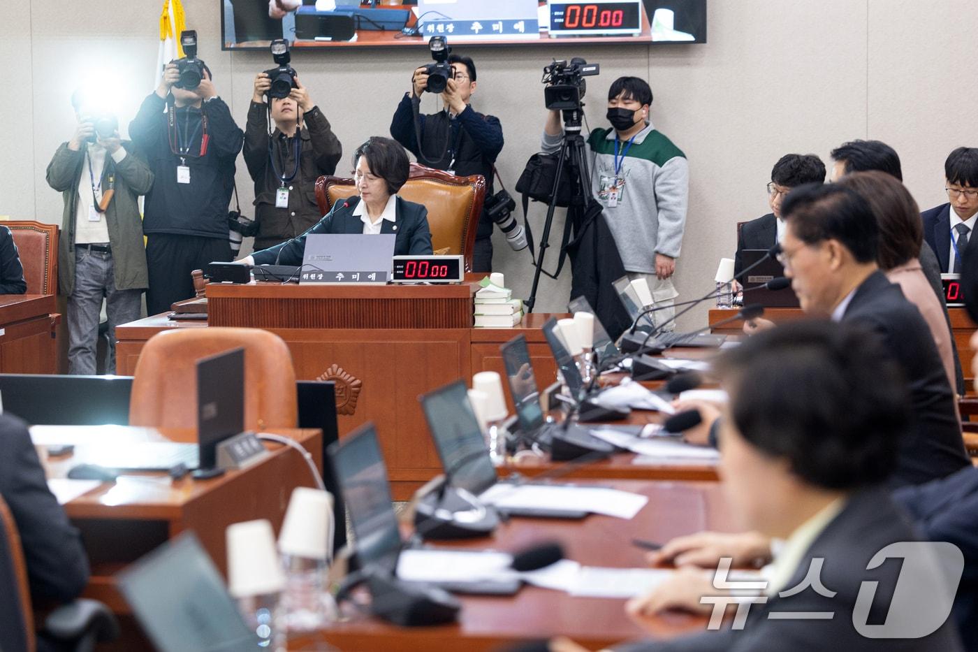 본문 이미지 - 더불어민주당 소속 추미애 국회 법제사법위원장. ⓒ 뉴스1 이승배 기자