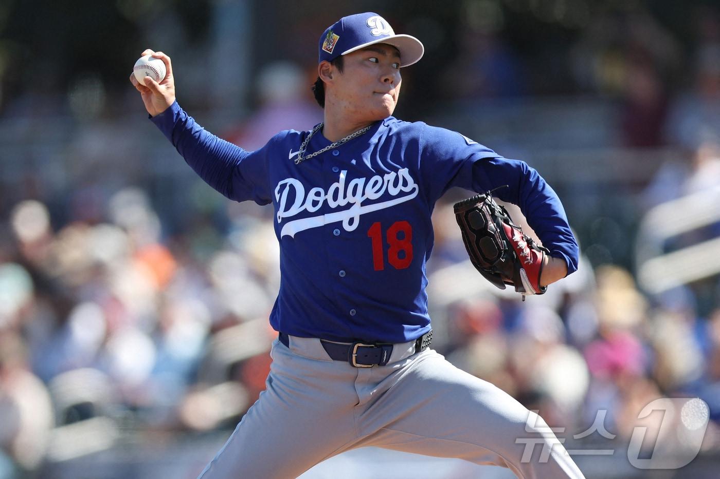 본문 이미지 - 야마모토 요시노부(LA 다저스). ⓒ AFP=뉴스1