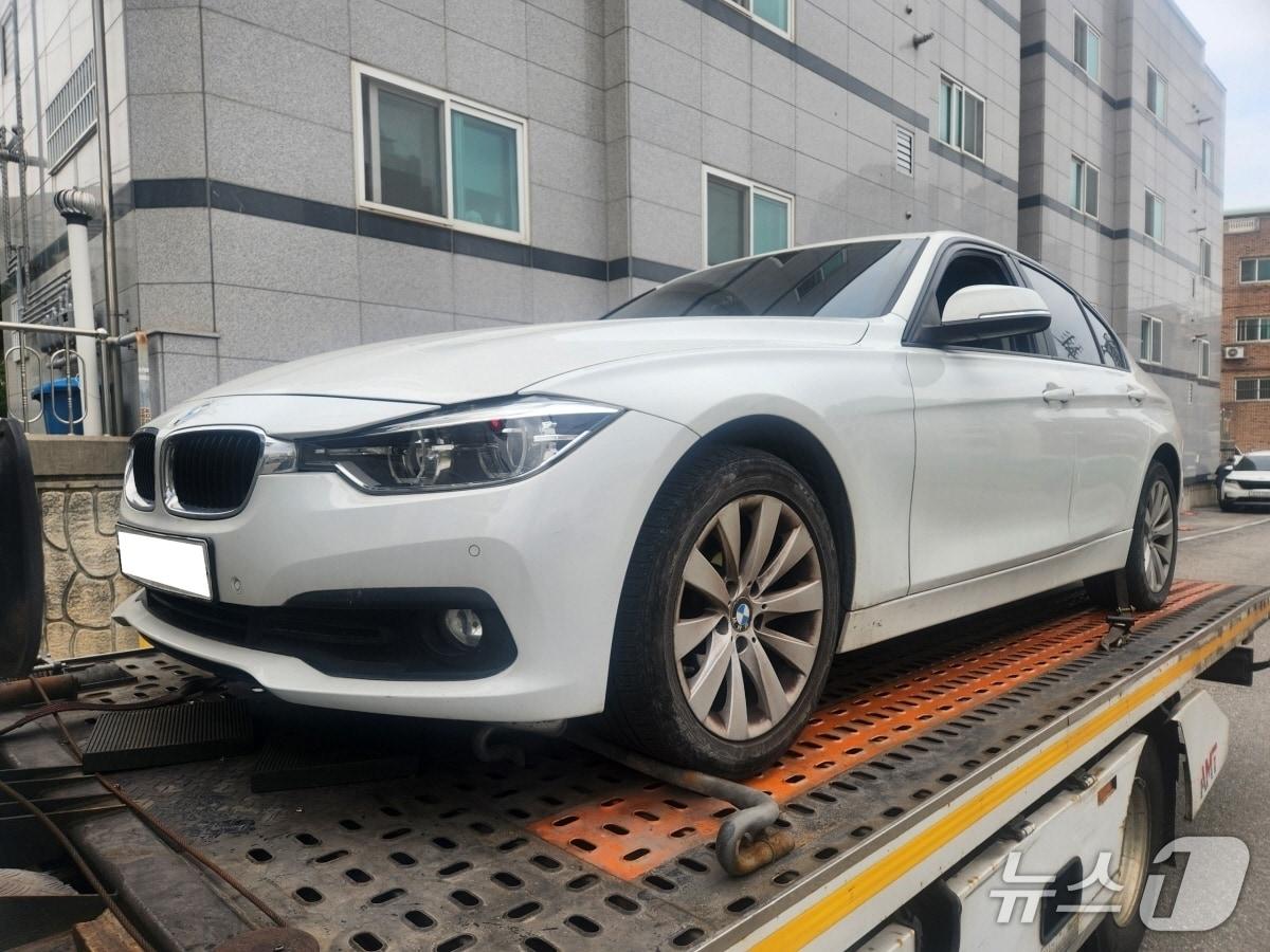 본문 이미지 - 고양시가 압류 명령서 불응 자동차를 강제 견인하는 모습. (고양시 제공, 재판매 및 DB금지)