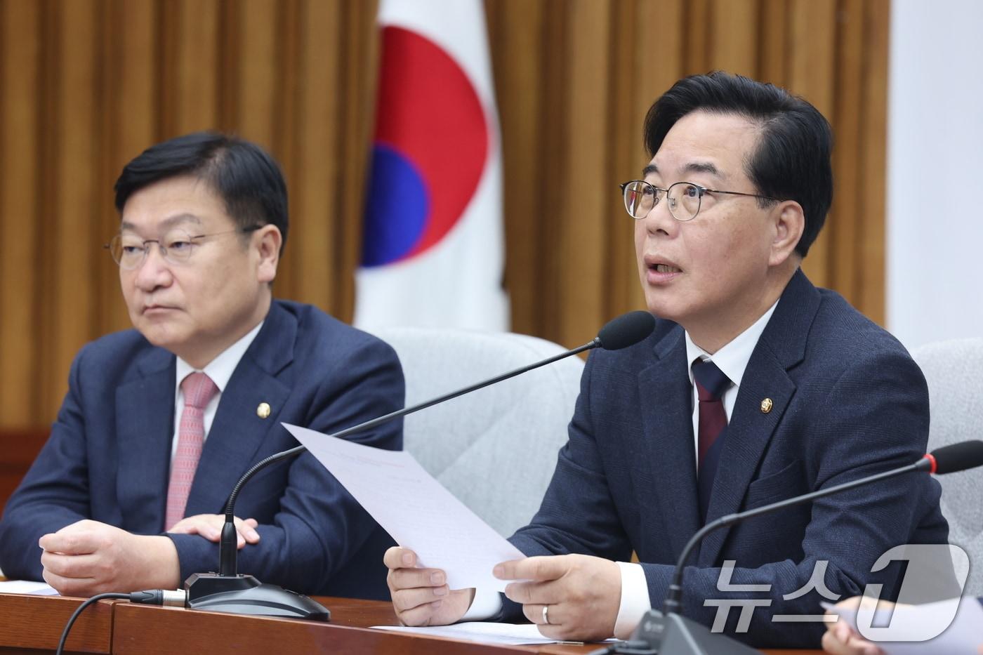 본문 이미지 - 송언석 국민의힘 원내대표가 17일 서울 여의도 국회에서 열린 원내대책회의에서 발언하고 있다. 2026.3.17 ⓒ 뉴스1 신웅수 기자