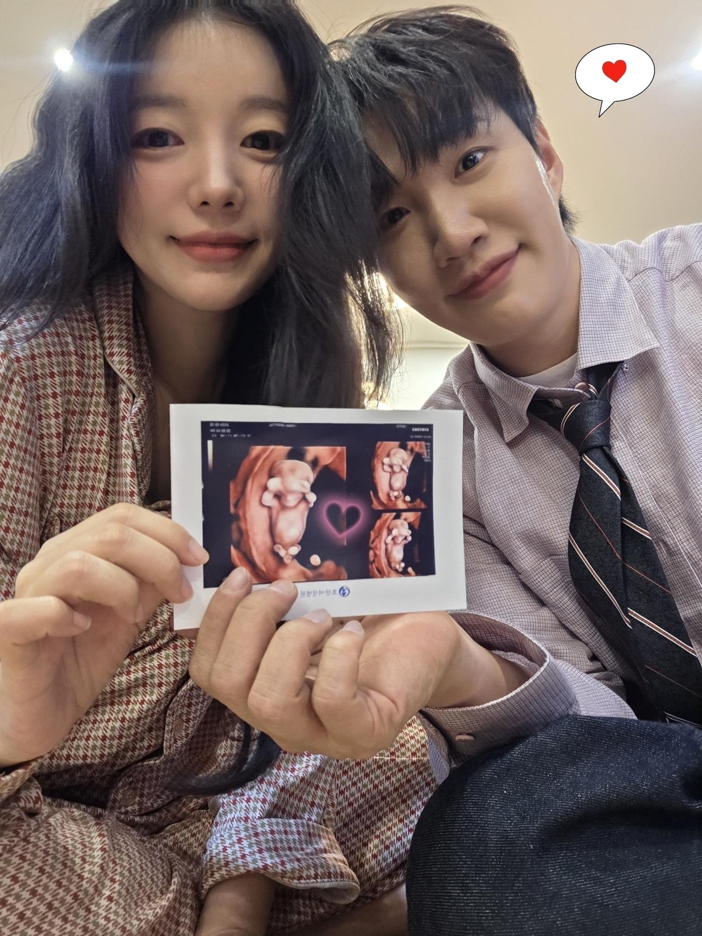 본문 이미지 - 배우 문지인 김기리 / 심스토리 E&M