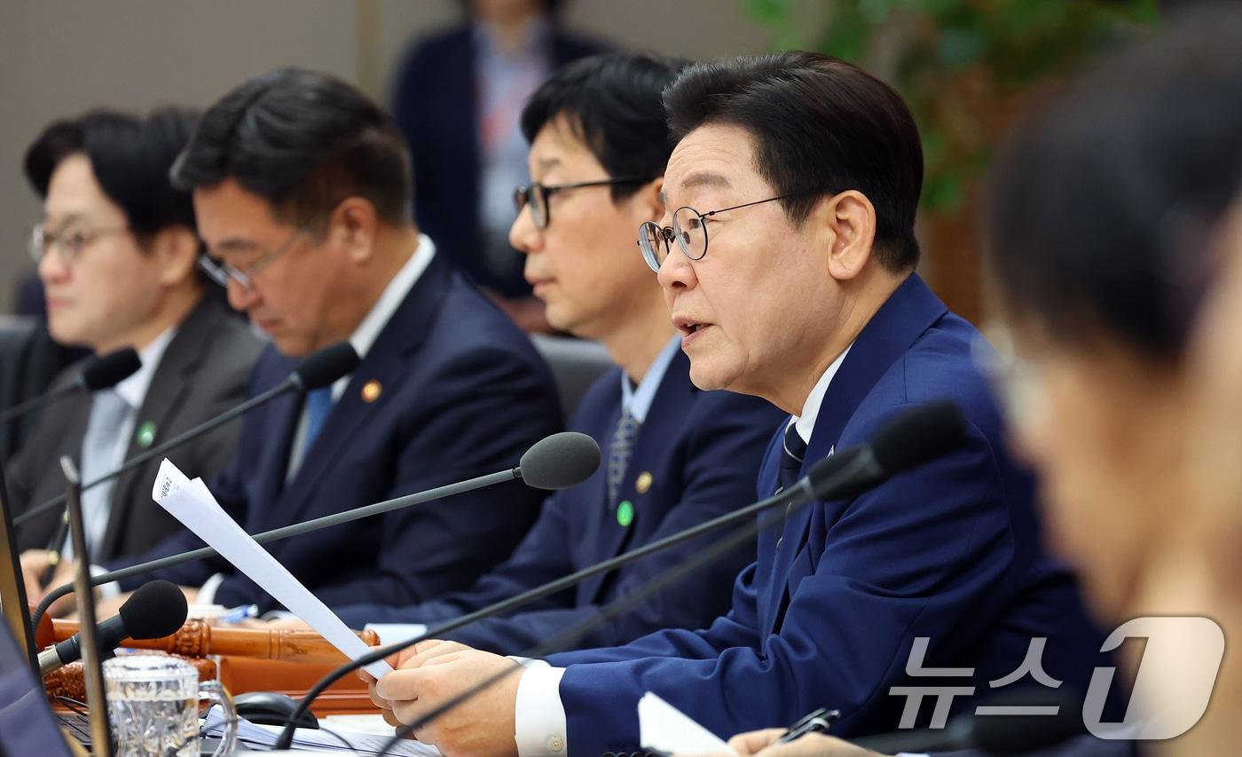 본문 이미지 - 이재명 대통령이 17일 정부세종청사에서 열린 국무회의에서 발언하고 있다. (청와대통신사진기자단) 2026.3.17 ⓒ 뉴스1 허경 기자