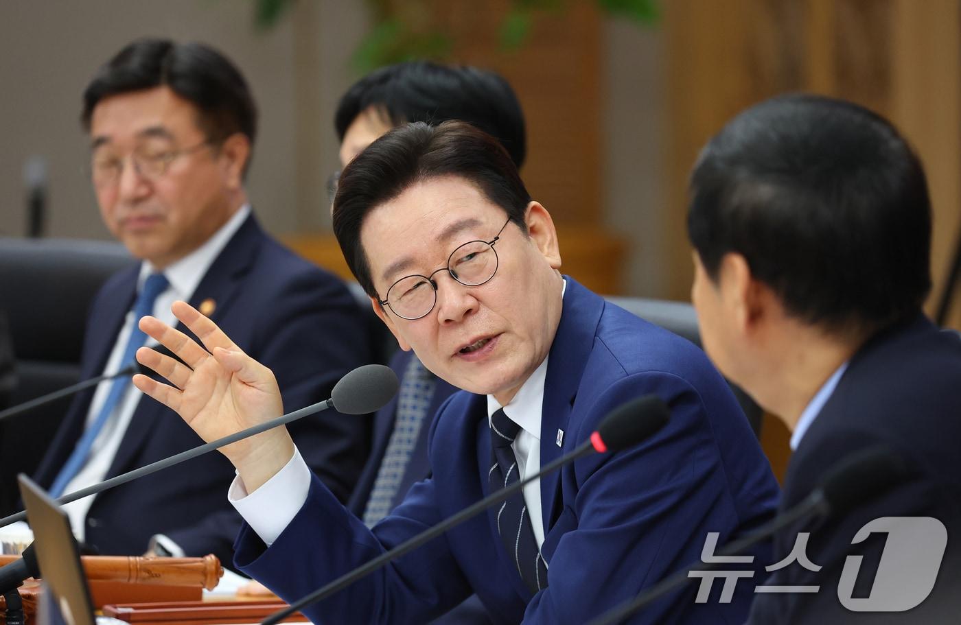 본문 이미지 - 이재명 대통령이 17일 정부세종청사에서 열린 국무회의에서 발언하고 있다. (청와대통신사진기자단) 2026.3.17 ⓒ 뉴스1 허경 기자
