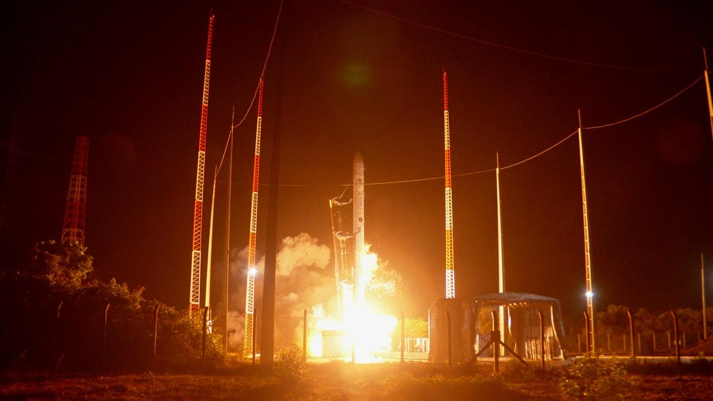 본문 이미지 - 브라질 알칸타라 우주센터에서 이륙한 '한빛-나노' 첫 상업 발사체.(이노스페이스 제공)