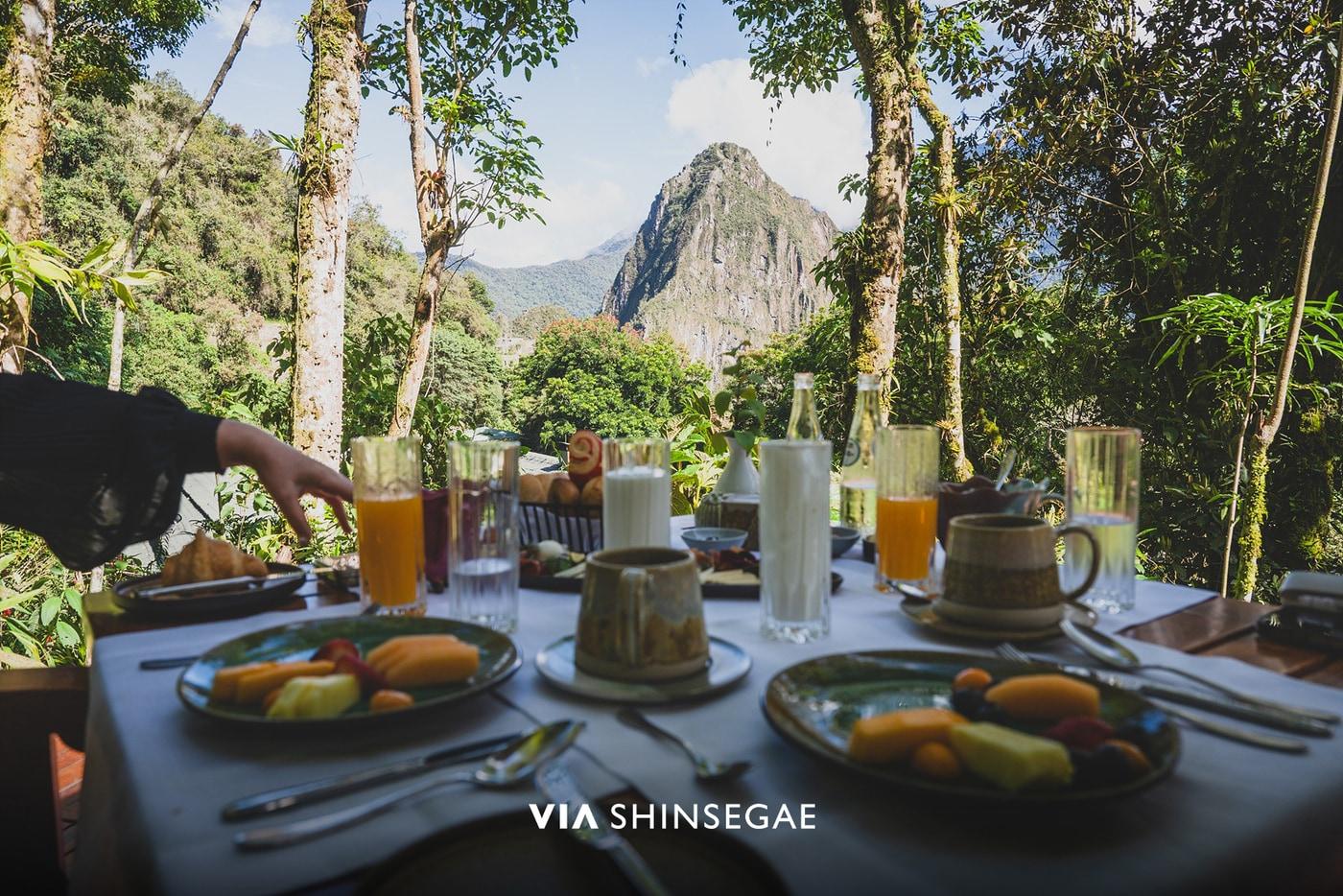 본문 이미지 - 비아신세계, 벨몬드 생츄어리 로지 조식 모습.(신세계 제공)