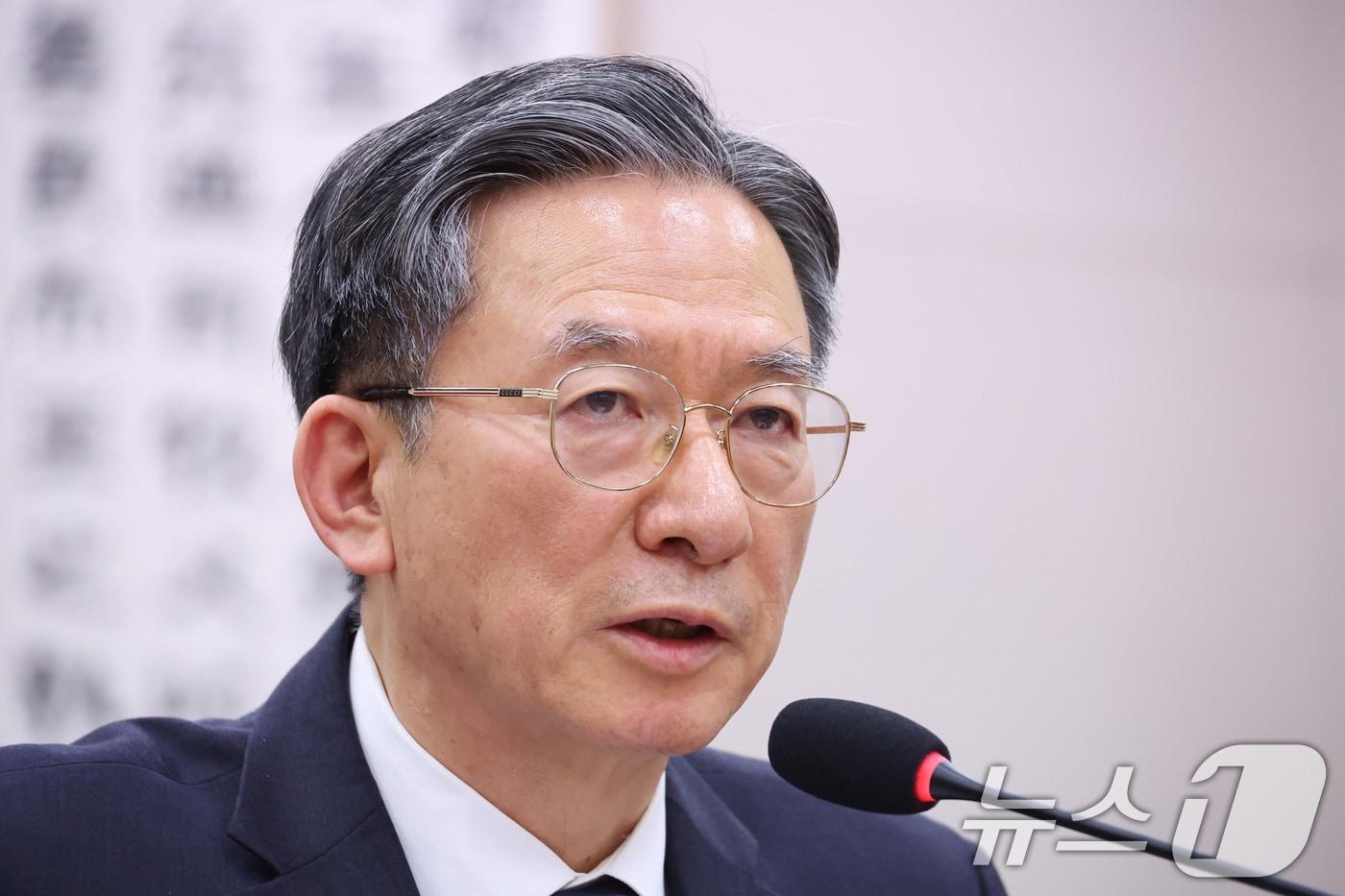 본문 이미지 - 정성호 법무부 장관이 18일 서울 여의도 국회에서 열린 법제사법위원회 전체회의에서 의원 질의에 답변하고 있다. 2026.3.18 ⓒ 뉴스1 신웅수 기자