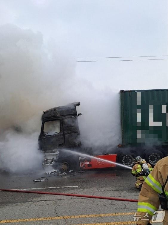 본문 이미지 - 화재 현장. (경기도소방재난본부 제공. 재판매 및 DB 금지) 2026.3.18/뉴스1