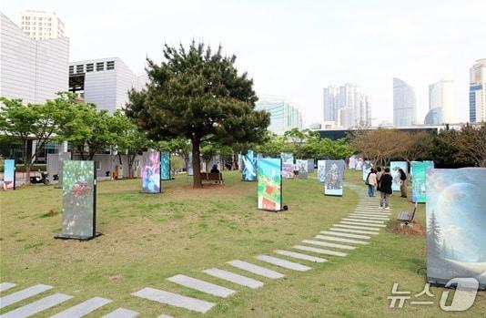 본문 이미지 - 작년 디지털 미디어아트 축제 모습.(부산시 제공. 재판매 및 DB금지)