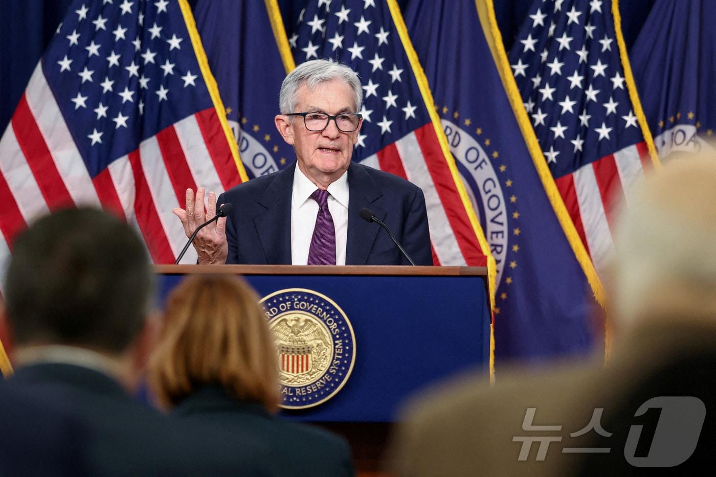 본문 이미지 - 제롬 파월 연방준비제도 의장이 18일(현지시간) 기준금리를 동결한 회의를 마치고 기자회견에서 발언하고 있다. 2026.3.18ⓒ 로이터=뉴스1