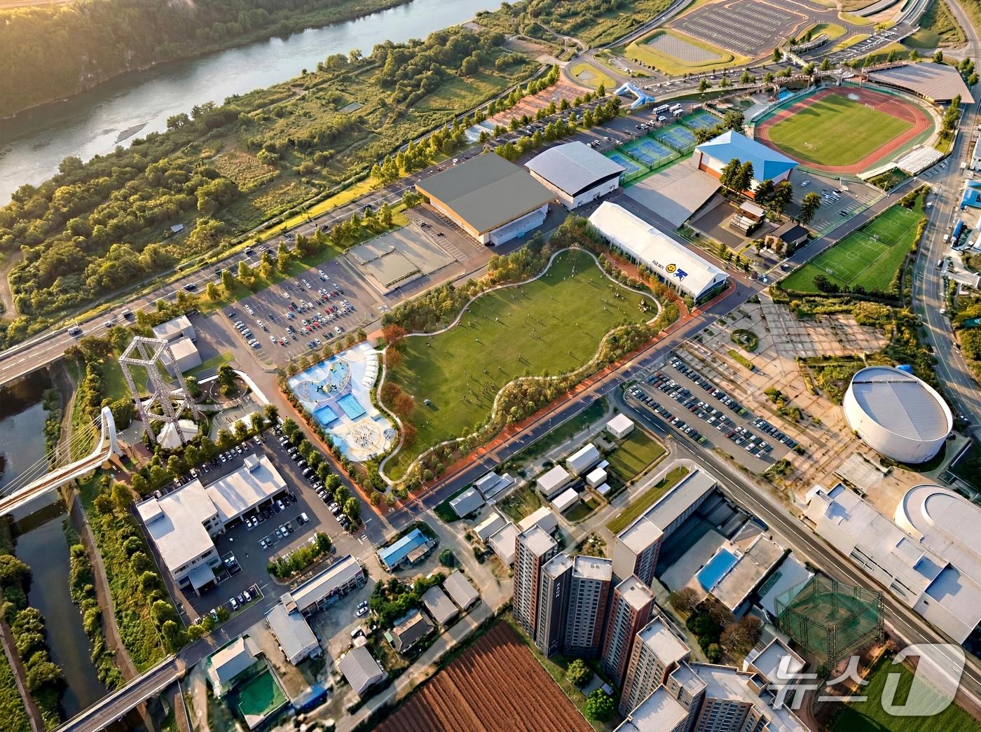 본문 이미지 - 인제 박인환 공원.(인제군 제공. 재판매 및 DB금지)/뉴스1