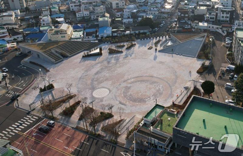 본문 이미지 - 서귀포시 문화광장 전경./뉴스1 