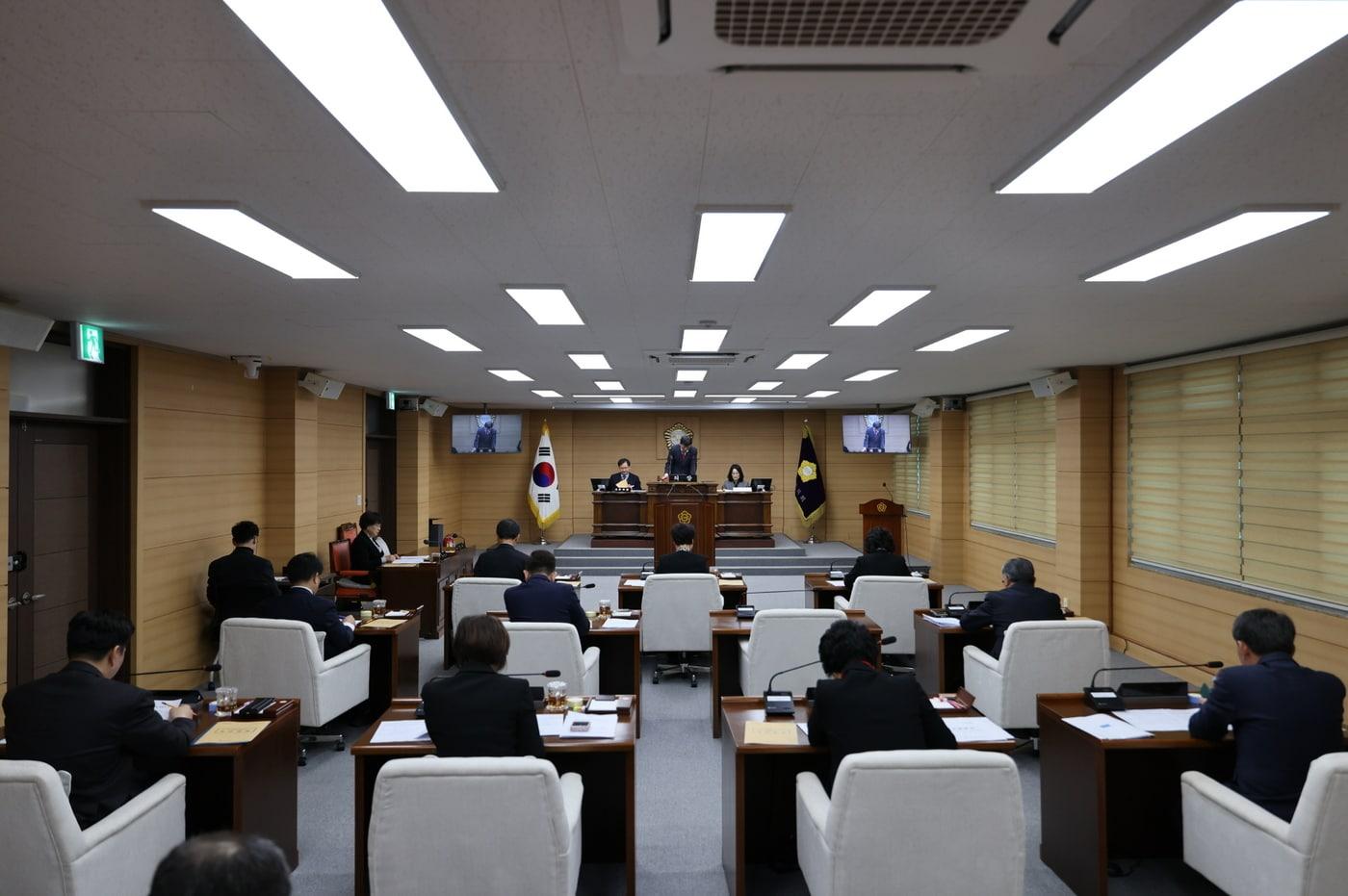 본문 이미지 - 부여군의회 임시회 개회 모습.(군의회 제공. 재판매 및 DB금지)/뉴스1