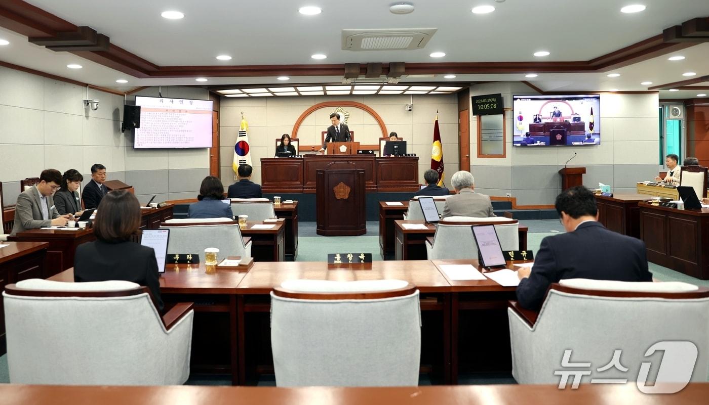 본문 이미지 - 19일 전북 진안군의회가 4일간의 일정으로 진행된 제305회 임시회 일정을 모두 마무리하고 폐회했다.(진안군제공, 재판매 및 DB금지)2026.3.19/뉴스1