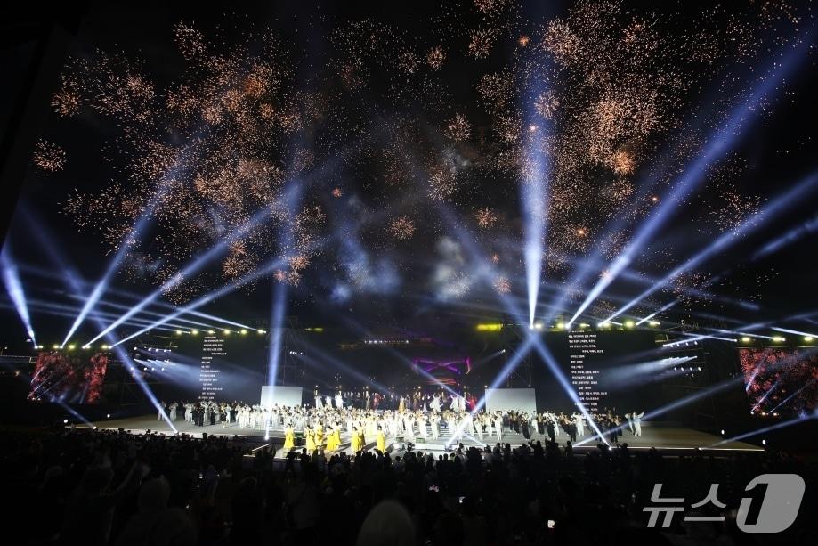 본문 이미지 - 밀양아리랑대축제가 오는 5월 7일 개막한다. 사진은 지난해 축제 모습.(밀양시 제공. 재판매 및 DB금지)