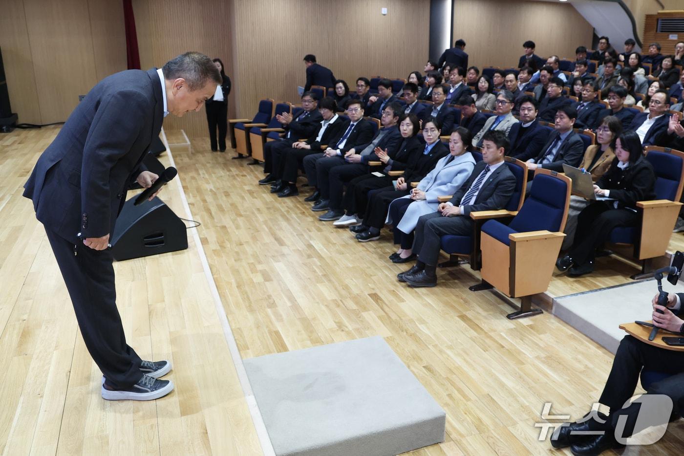 본문 이미지 - 김영환 충북지사 직원과의 대화(충북도 제공. 재판매 및 DB금지)