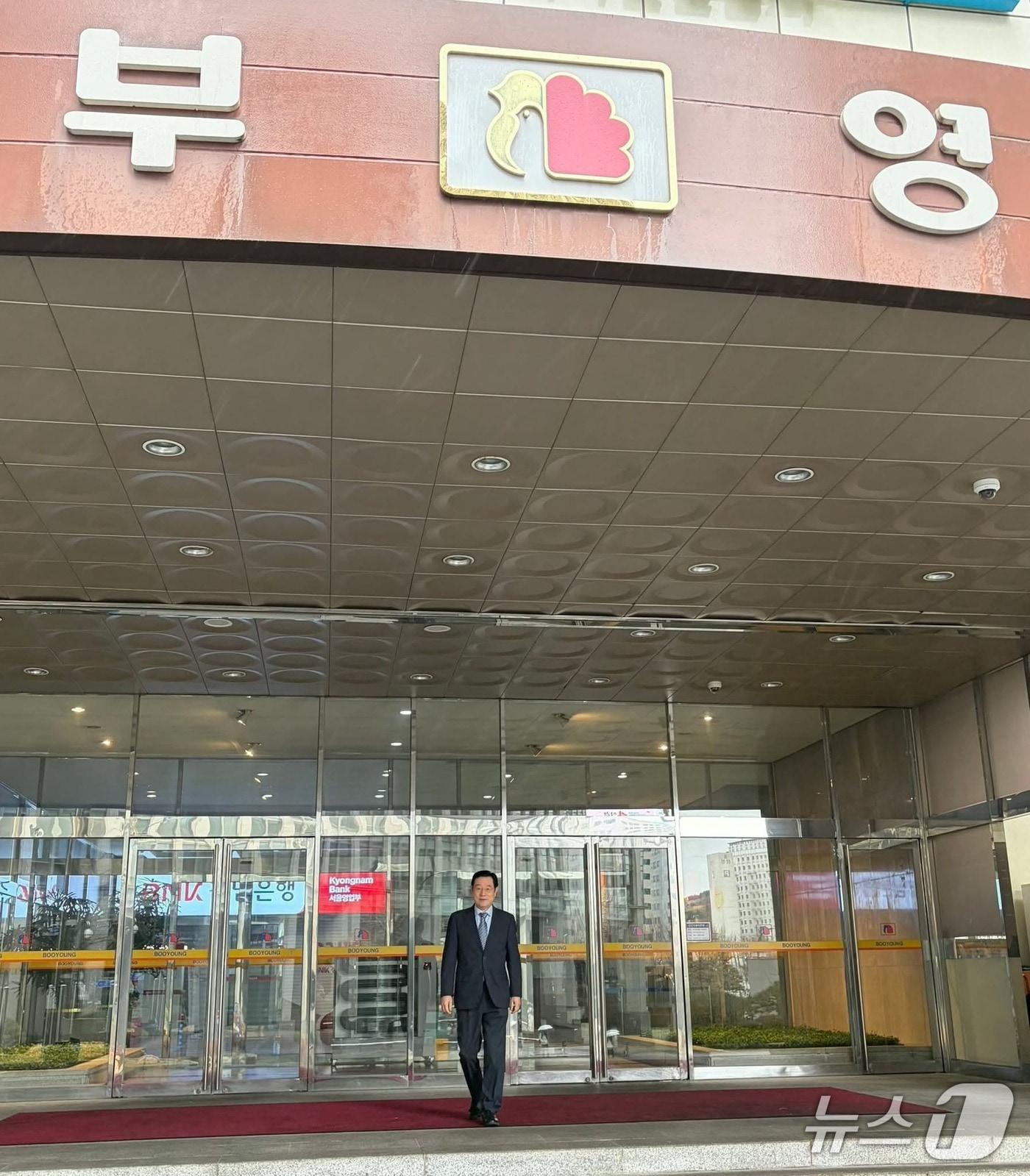 본문 이미지 -  이용섭 부영그룹 신임 회장 (이용섭 회장 페이스북 갈무리) 뉴스1 ⓒ News1 