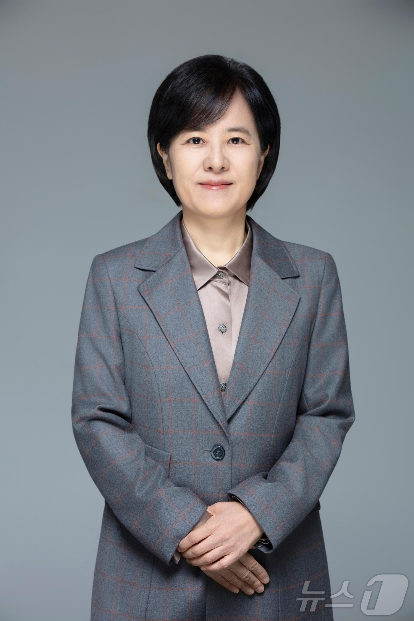 본문 이미지 - 전현정 중앙선거관리위원 후보자. (청와대 제공. 재판매 및 DB 금지) 2026.3.2 ⓒ 뉴스1 이재명 기자