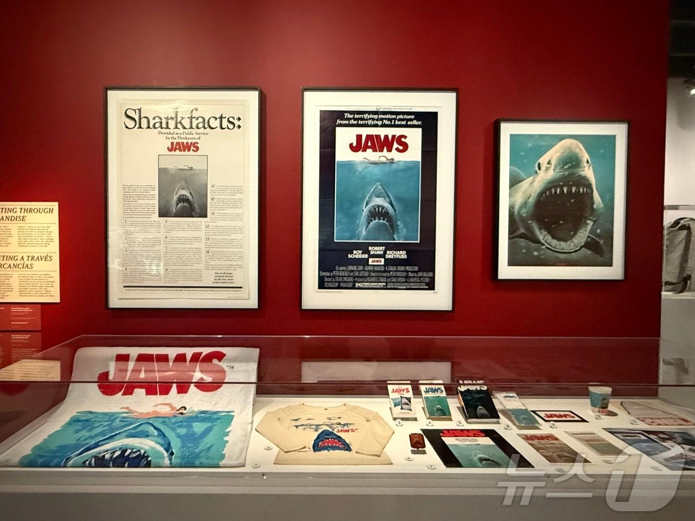 본문 이미지 - 아카데미 영화 박물관의 조스 전시ⓒ 뉴스1 윤슬빈 관광전문기자