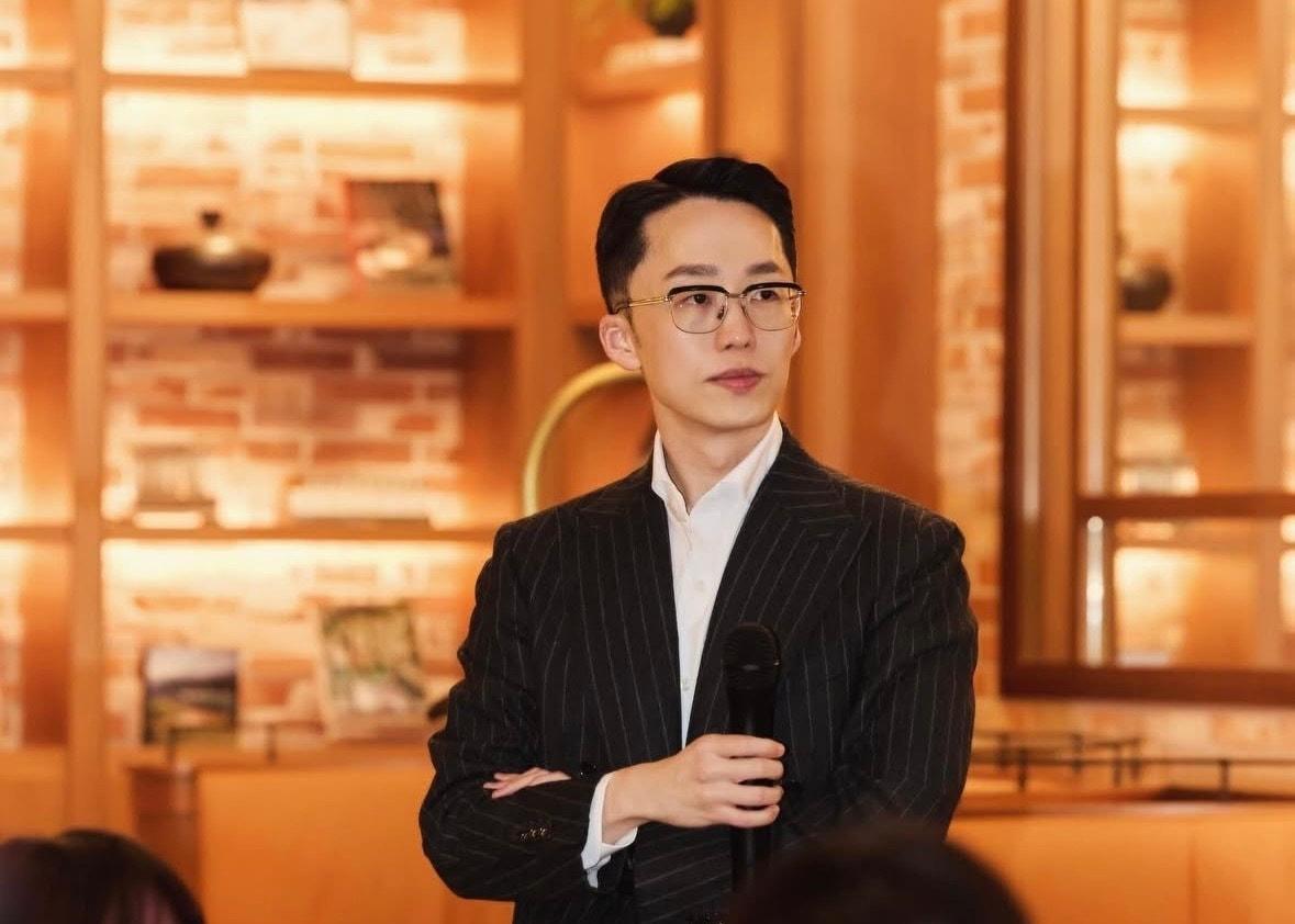 본문 이미지 - 구독자 107만 명을 보유한 정치 유튜버 성제준 씨(34)가 음주운전으로 경찰에 입건됐다. (사진. 성제준 인스타그램 갈무리)