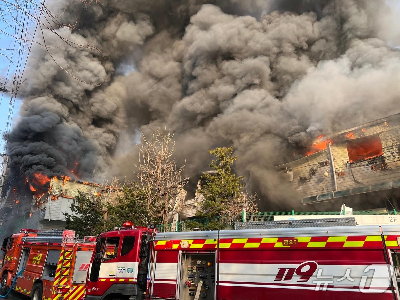 본문 이미지 - 의정부 화재 현장.(경기도북부소방재난본부 제공. 재판매 및 DB 금지)/뉴스1