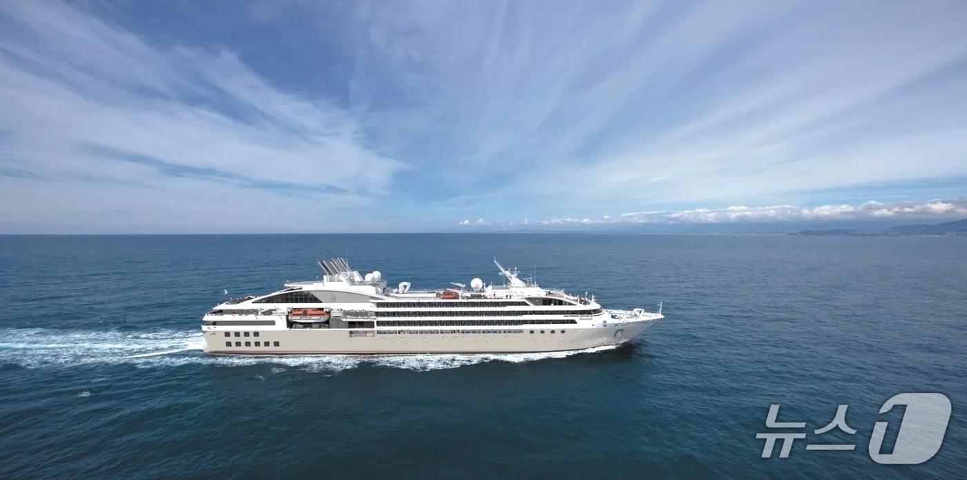 본문 이미지 - 오는 24일 부산항에 입항하는 크루즈 르 쏘레알호 모습 (BPA 제공. 재판매 및 DB금지)