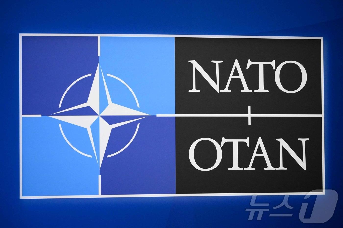본문 이미지 - 북대서양조약기구(NATO) 로고. ⓒ AFP=뉴스1