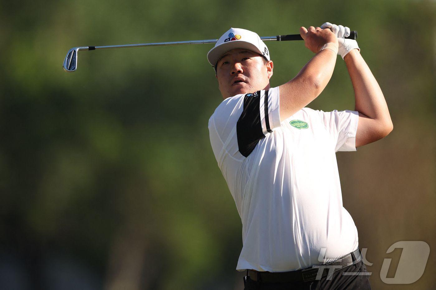 본문 이미지 - PGA 발스타 챔피언십 3라운드 선두에 오른 임성재 ⓒ AFP=뉴스1