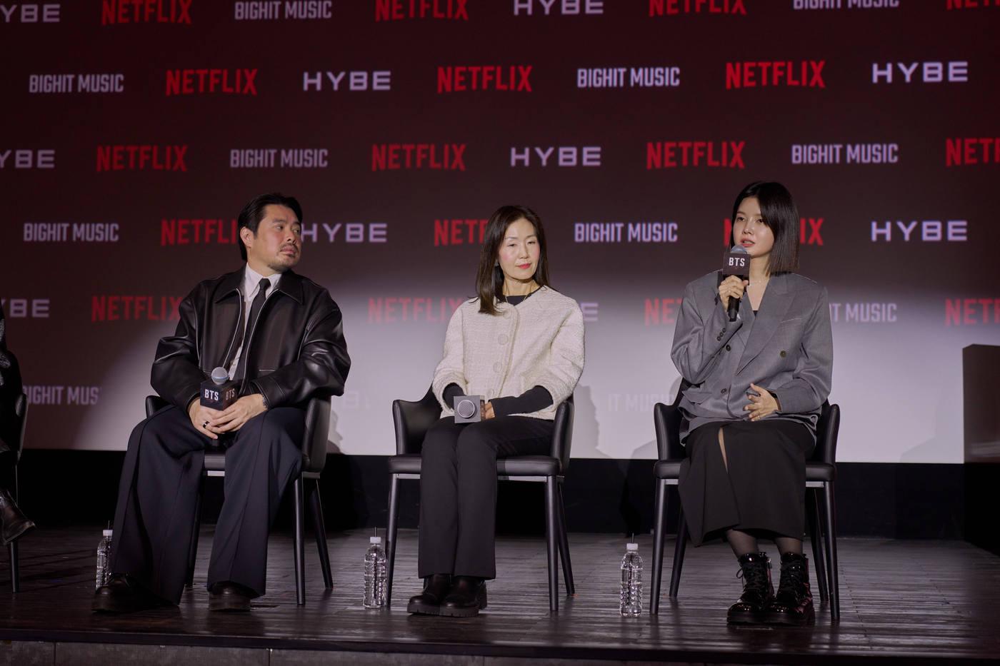 본문 이미지 - (왼쪽부터) 바오 응우옌 감독, 제인 차 커틀러 이그제큐티브 프로듀서, 김현정 빅히트 뮤직 VP/ 넷플릭스 제공