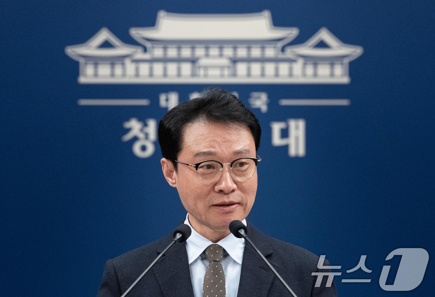 본문 이미지 - 이규연 홍보소통수석이 22일 청와대 춘추관에서 정부 인사 관련 브리핑을 하고 있다. 2026.3.22 ⓒ 뉴스1 이재명 기자