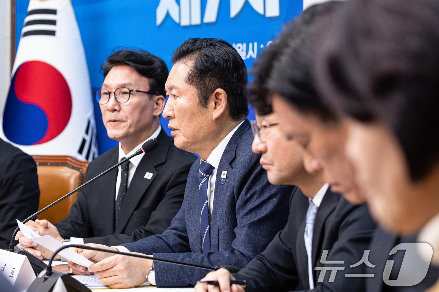 본문 이미지 - 정청래 더불어민주당 대표가 22일 오후 서울 여의도 국회에서 열린 '제7차 고위당정협의회'에서 모두발언하고 있다. 2026.3.22 ⓒ 뉴스1 이승배 기자