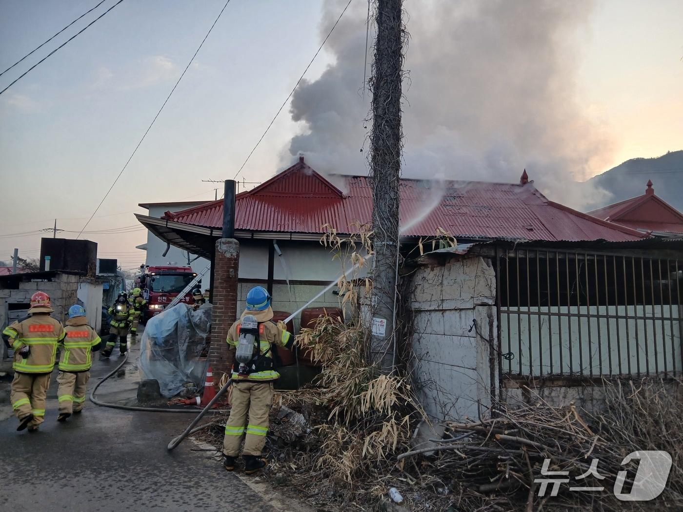 본문 이미지 - 화재현장(인천소방본부 제공/뉴스1)