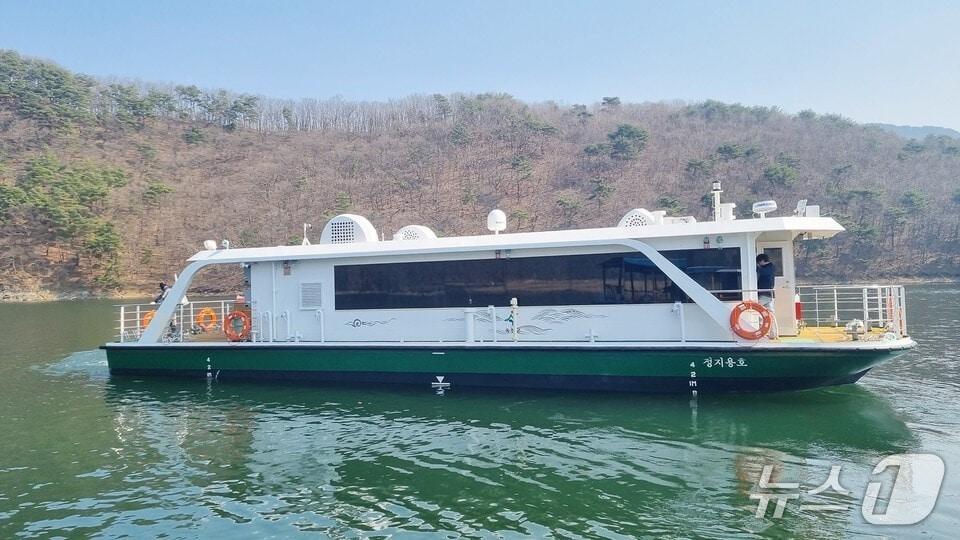 본문 이미지 - 친환경 도선 '정지용호' (옥천군 제공. 재판매 및 DB금지) 