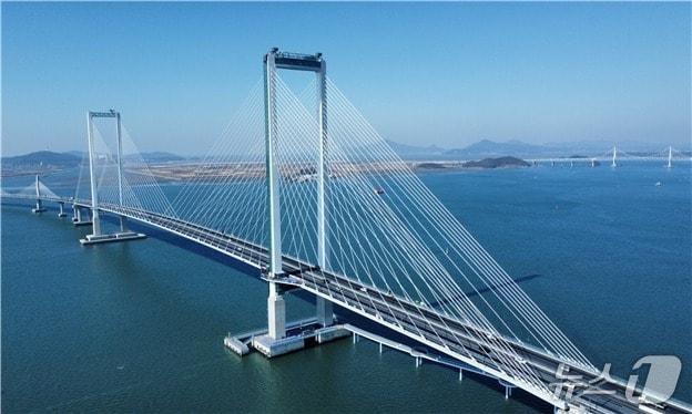 본문 이미지 - 청라하늘대교 전경 (인천경제자유구역청 제공.재판매 및 DB금지)