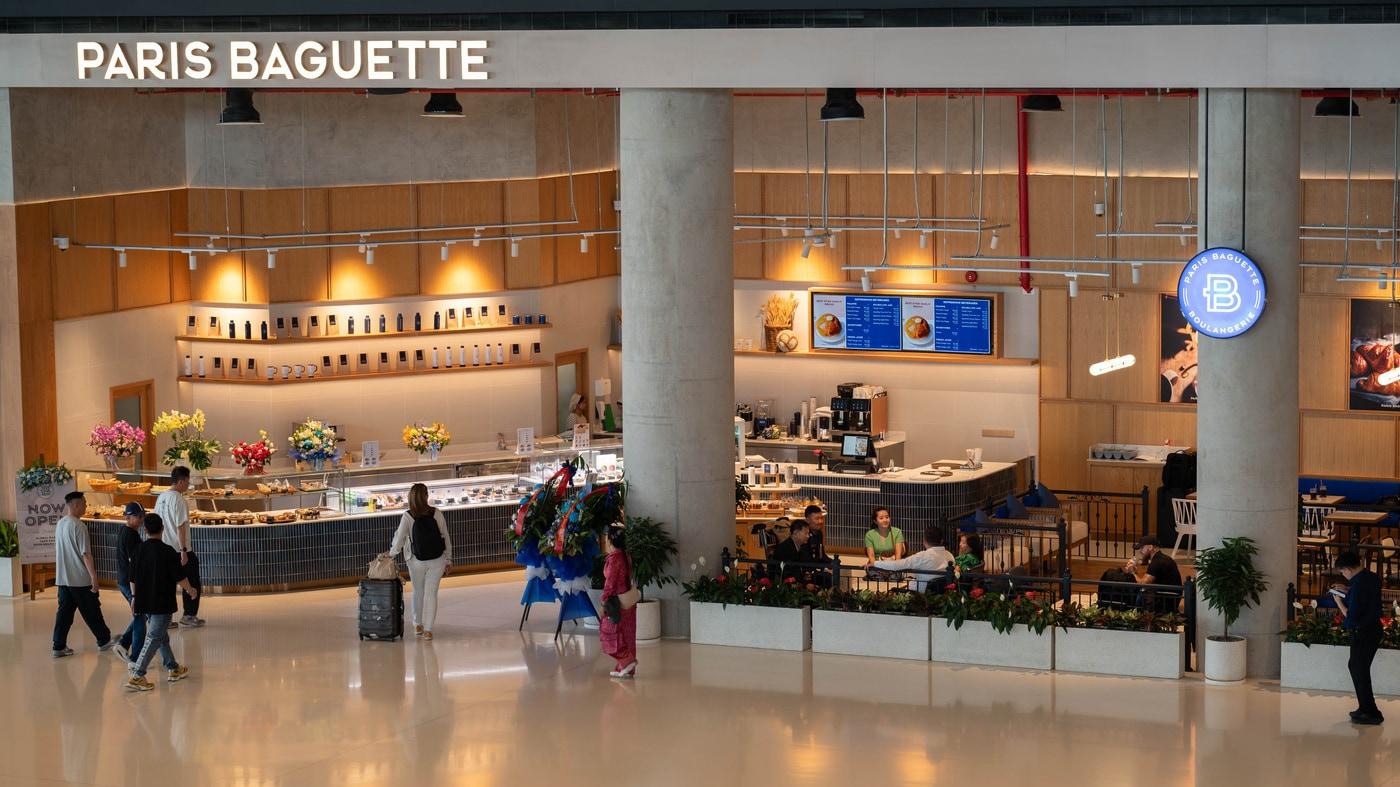 본문 이미지 - 파리바게뜨, 캄보디아 관문 테쪼 국제 공항.(파리바게뜨 제공)