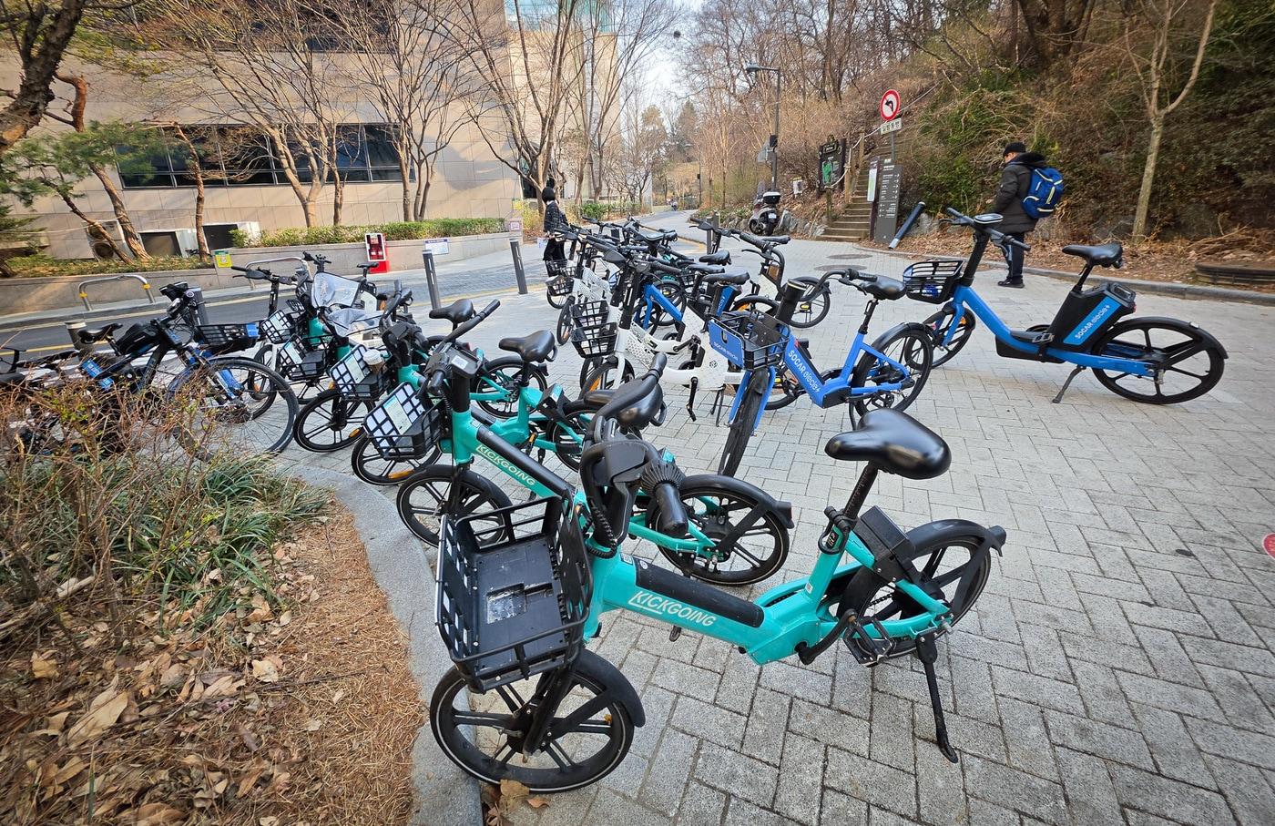 본문 이미지 - 통행방해 전기자전거