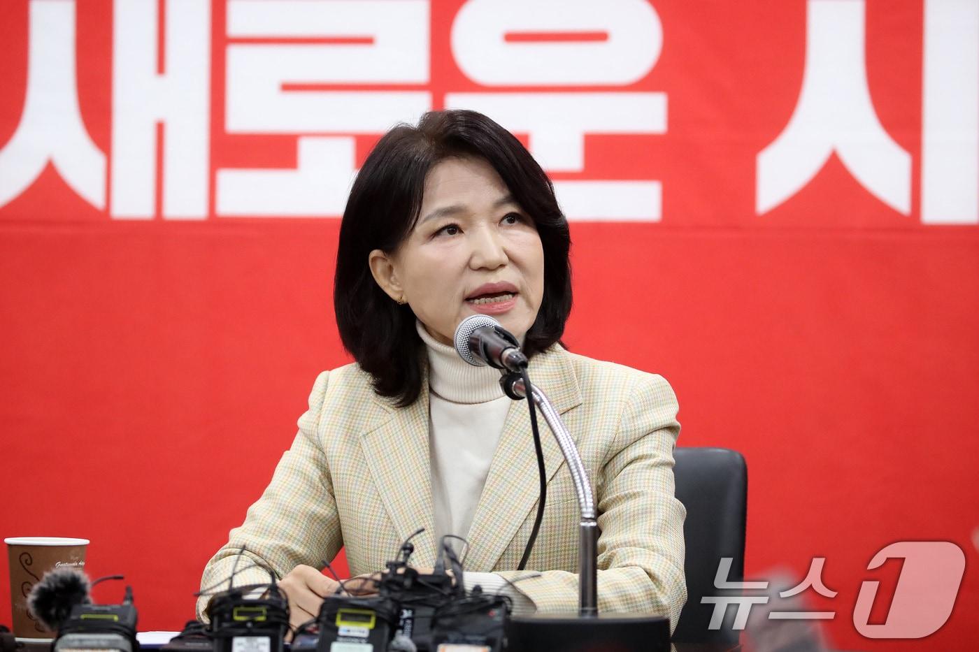 본문 이미지 - 이진숙 전 방송통신위원장이 지난 23일 오전 대구 수성구 국민의힘 대구시당에서 기자회견을 열고 전날 국민의힘 공천관리위원회가 발표한 6·3 지방선거 대구시장 후보 공천 컷오프(공천 배제)관련 불복 입장을 밝히고 있다. 2026.3.23 ⓒ 뉴스1 공정식 기자