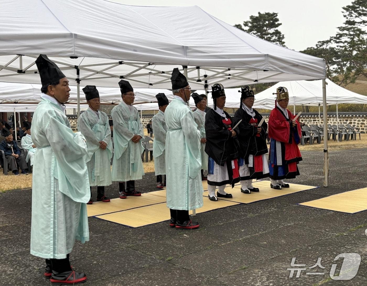 본문 이미지 - 지난 2025년 제례봉행 (논산시 제공.재판매 및 DB금지)/뉴스1