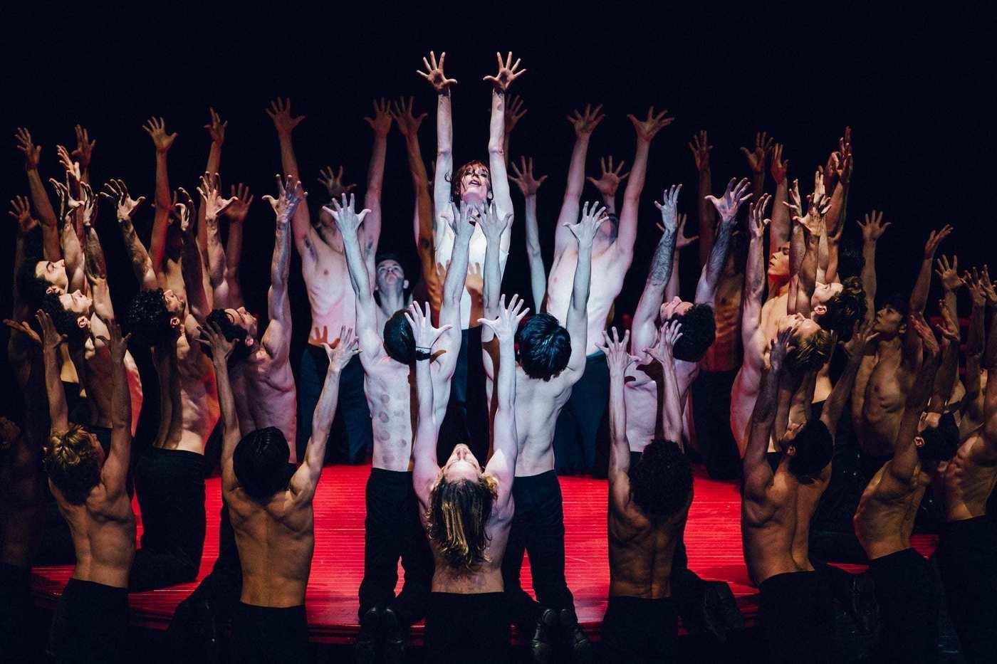 본문 이미지 - BBL '볼레로' 공연 장면ⓒMarc Ducrest(인아츠프로덕션 제공)