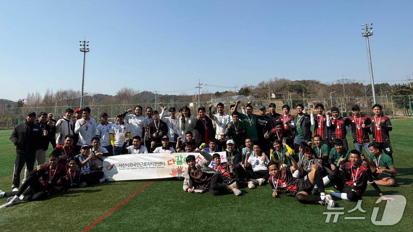 본문 이미지 - 미얀마 축구 소모임 활동 모습(서산시 제공. 재판매 및 DB금지)2026.3.23/뉴스1