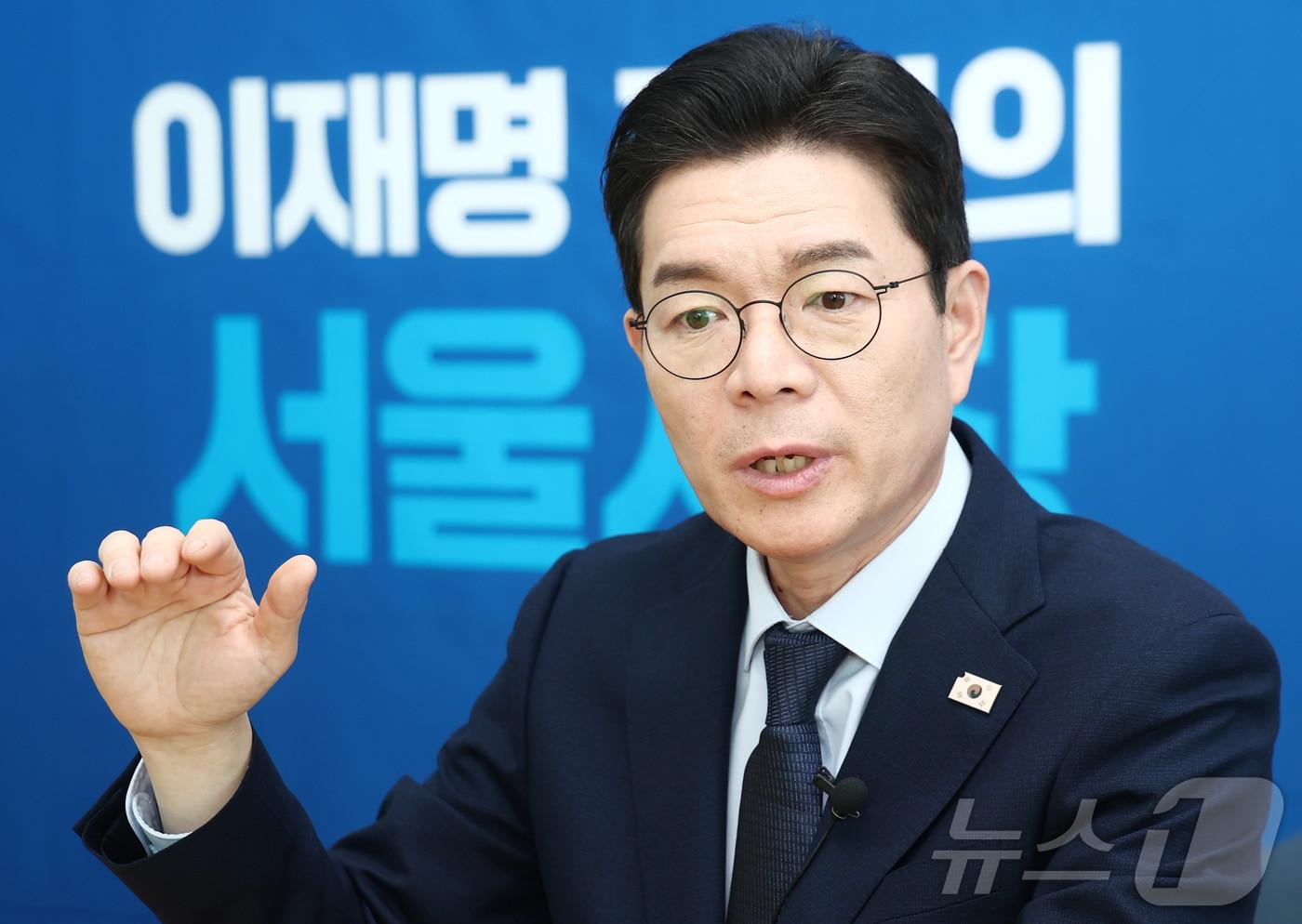 본문 이미지 - 정원오 더불어민주당 서울시장 예비후보가 23일 서울 중구에 마련된 선거사무실에서 뉴스1과 인터뷰를 하고 있다. ⓒ 뉴스1 김민지 기자